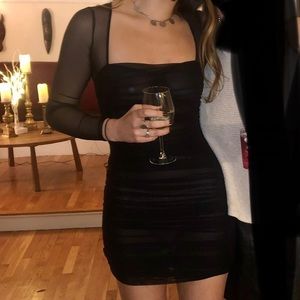 Aritzia Babaton black dress size 4